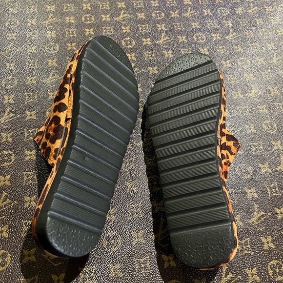 Women's Summer Fashion Beach Slippers Leather - Picture 3 of 3